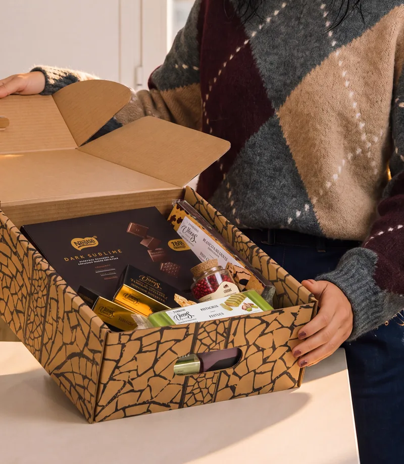 Cofanetto gourmet con cioccolatini e torroni